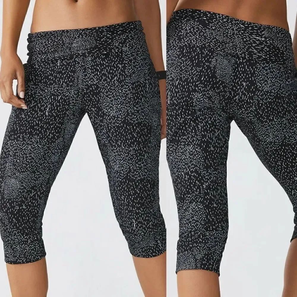 Fabletics high Hamilton Sweatpant Foldover Constellation Print Cropped Jogger-M